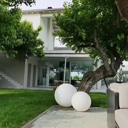 Il Portico בית הארחה פאנו