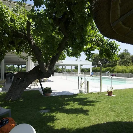 Il Portico בית הארחה